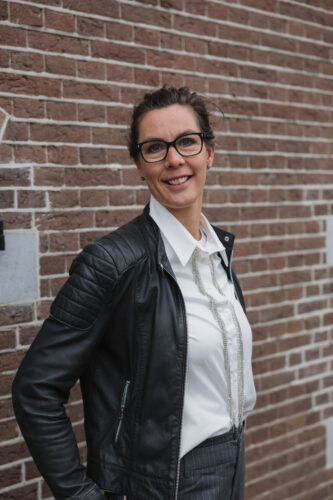 Portretfoto van Jose Wille, kandidaat voor Partij Voorne aan Zee bij de gemeenteraadsverkiezingen in Voorne aan Zee.